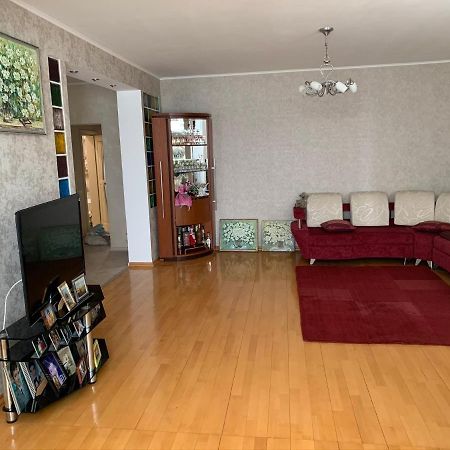 Bright Room Near International Exhibition Centre Kiev Ngoại thất bức ảnh