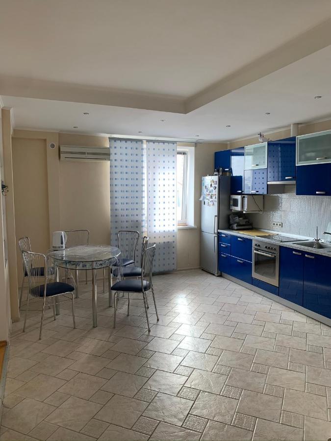 Bright Room Near International Exhibition Centre Kiev Ngoại thất bức ảnh